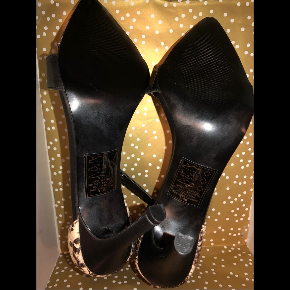 Snake print pump - Picture 3 of 3
